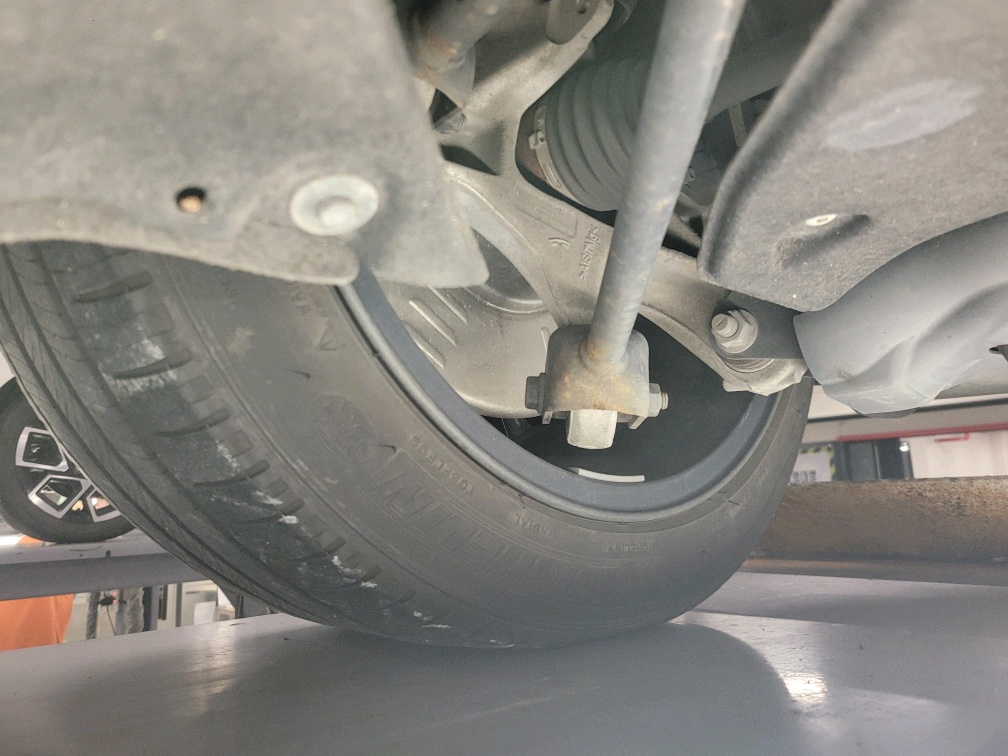 Model 3 Standard Range Plus Rwd — miniaturë 33
