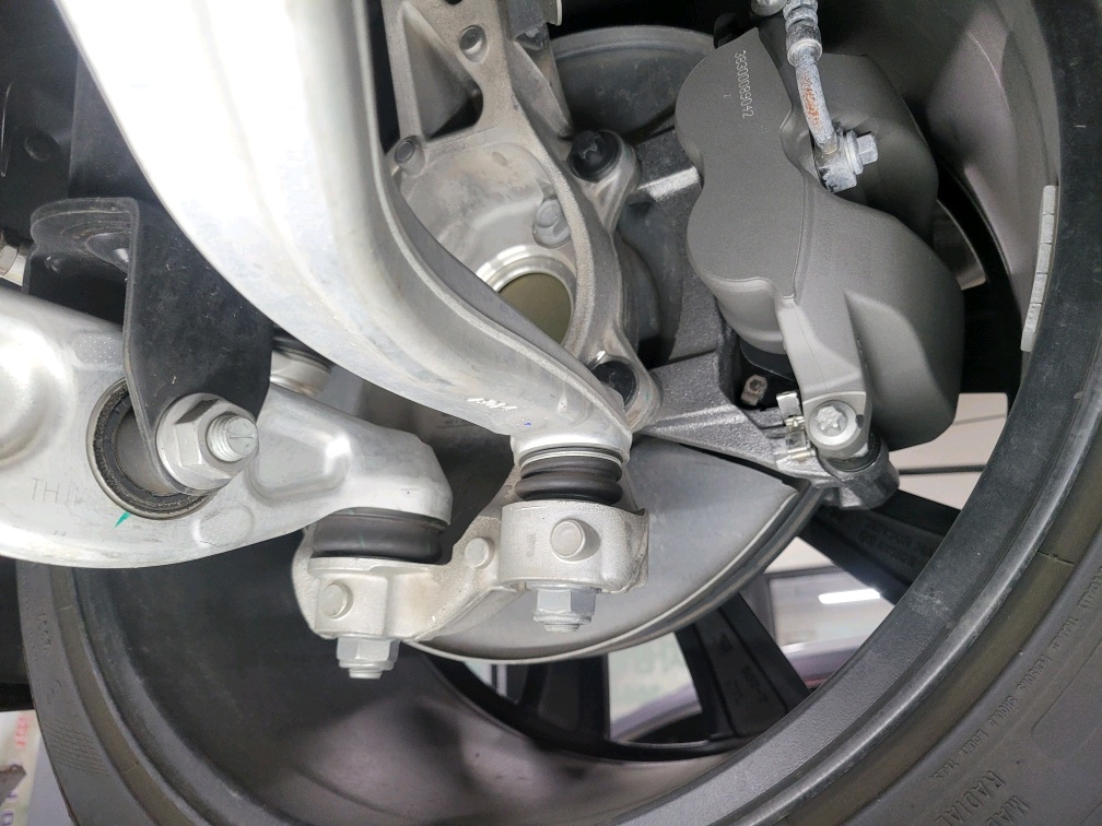 Tesla Model Y снимка Tesla Model Y