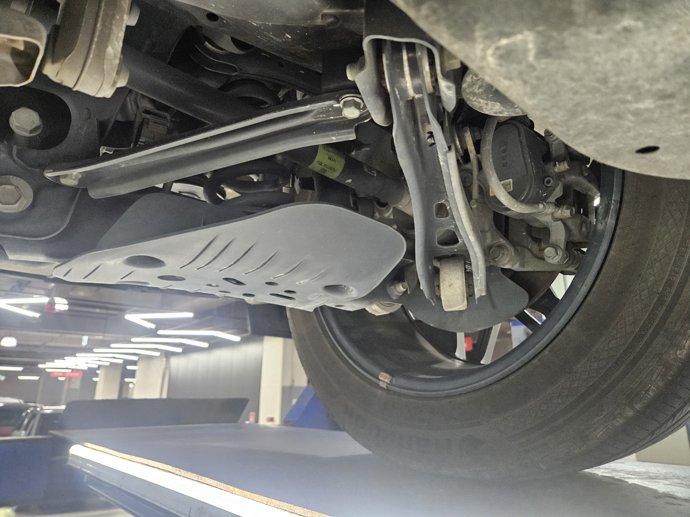 Genesis GV70 I 2.5T Gasoline 2WD