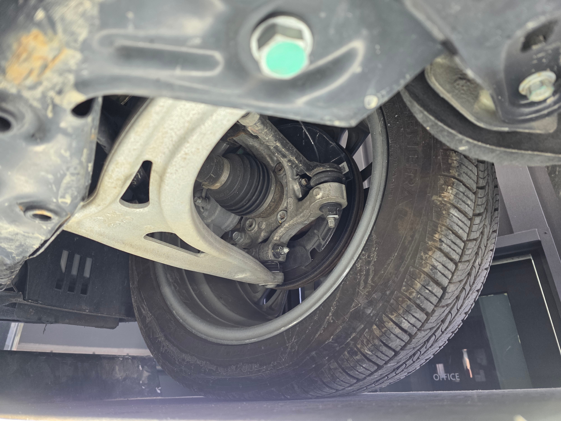 Kia K8 снимка Kia K8