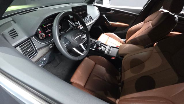 Q5 (FY) 45 TFSI Quattro Premium Sportback