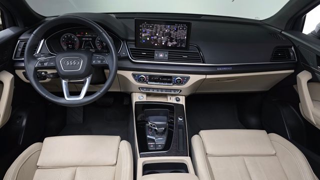 Q5 (FY) 45 TFSI Quattro Premium