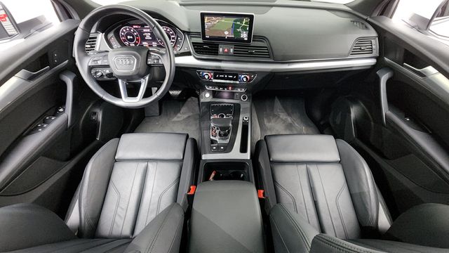 Q5 (FY) 45 TFSI Quattro Premium