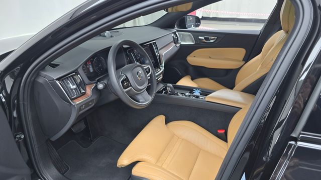 V60 Cross Country 2nd Generation B5 Pro AWD