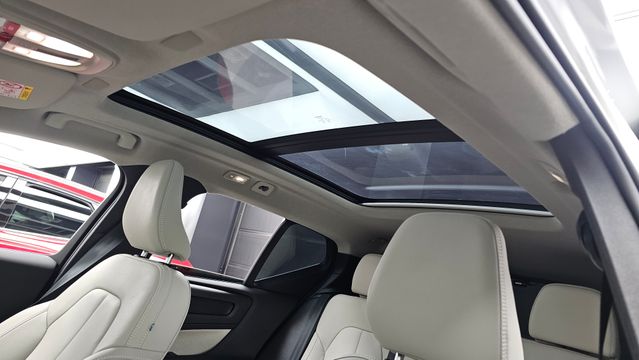 XC40B4 Ultimate Bright