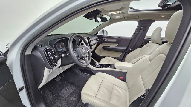 XC40B4 Ultimate Bright