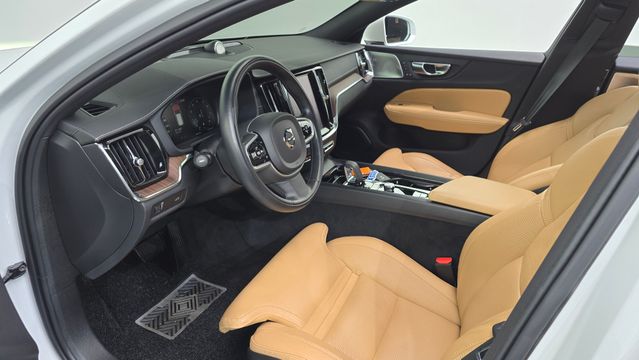 V60 Cross Country 2nd Generation B5 Pro AWD