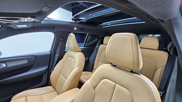 XC40B4 Inscription