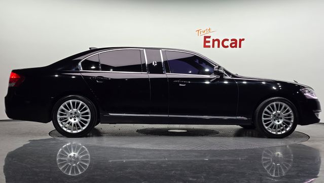 New Chairman WCW700 4TRONIC Limousine