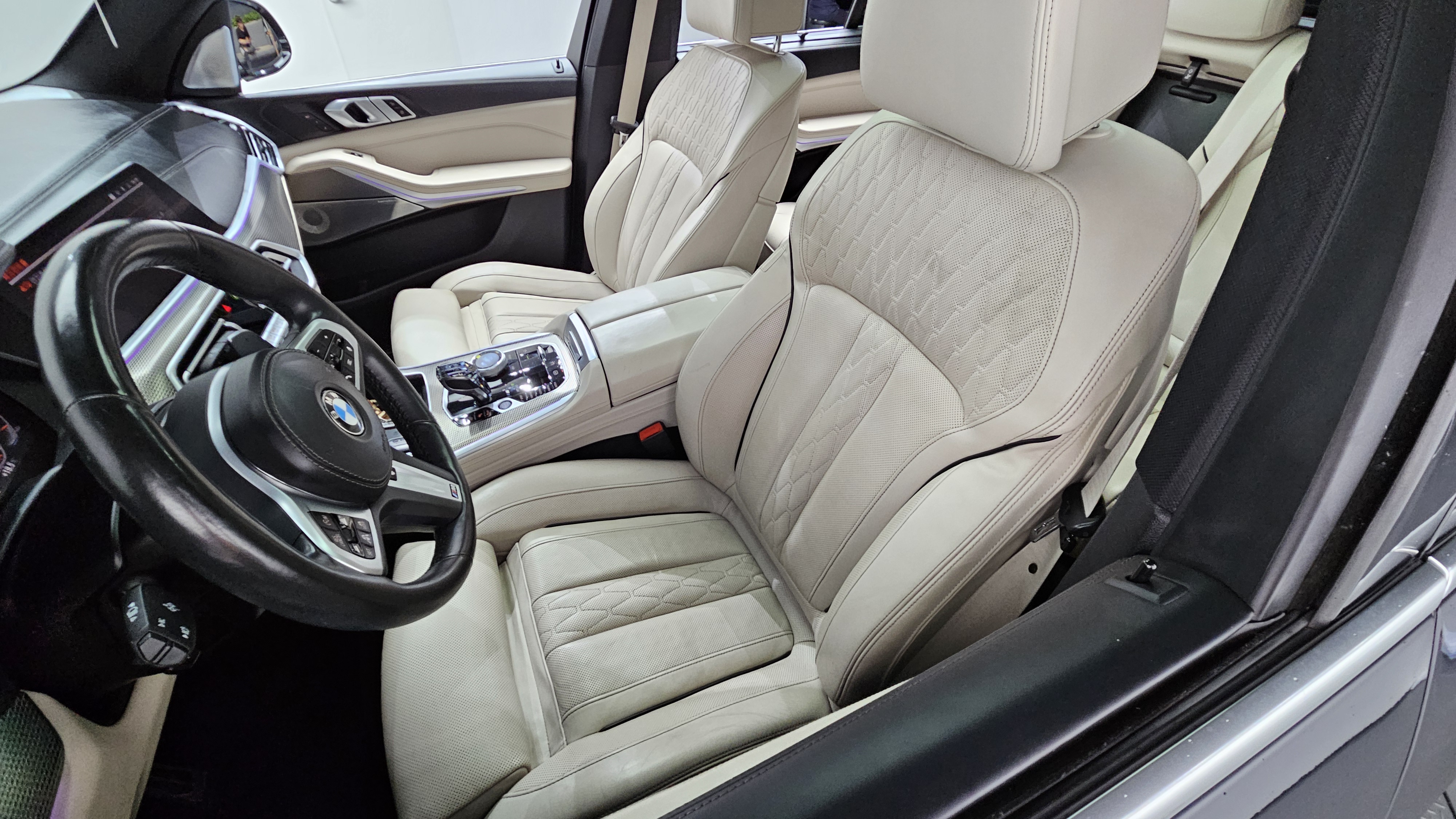 Beige X5 M50i ! !