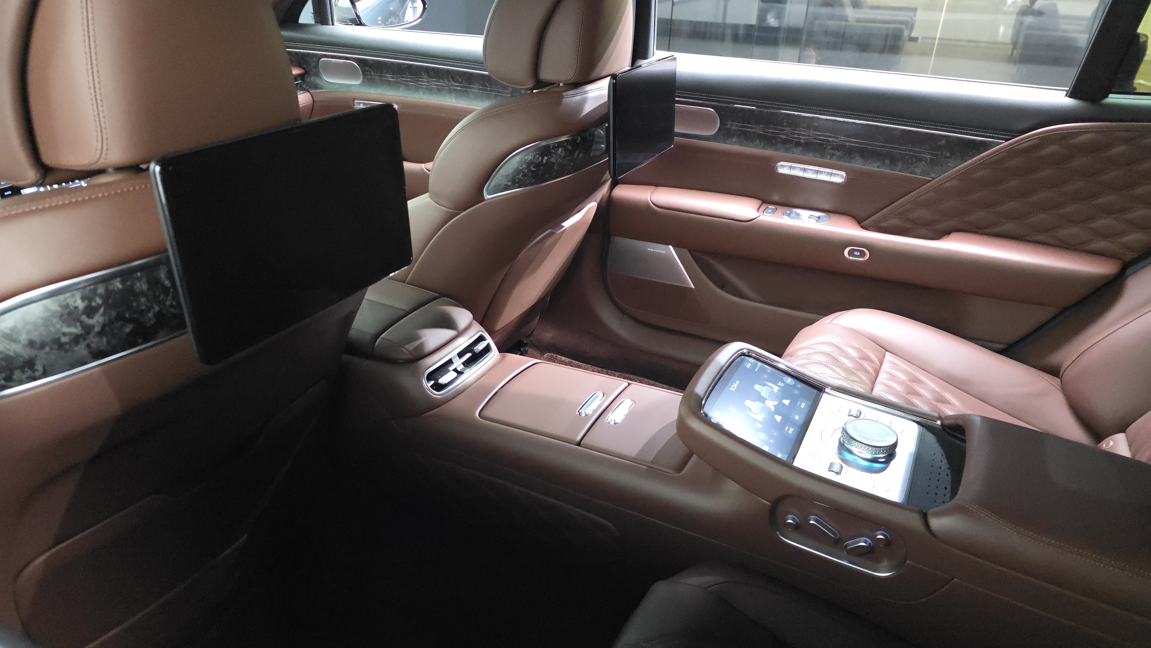 (LWB) + VIP (4 ) - LWB, , , .