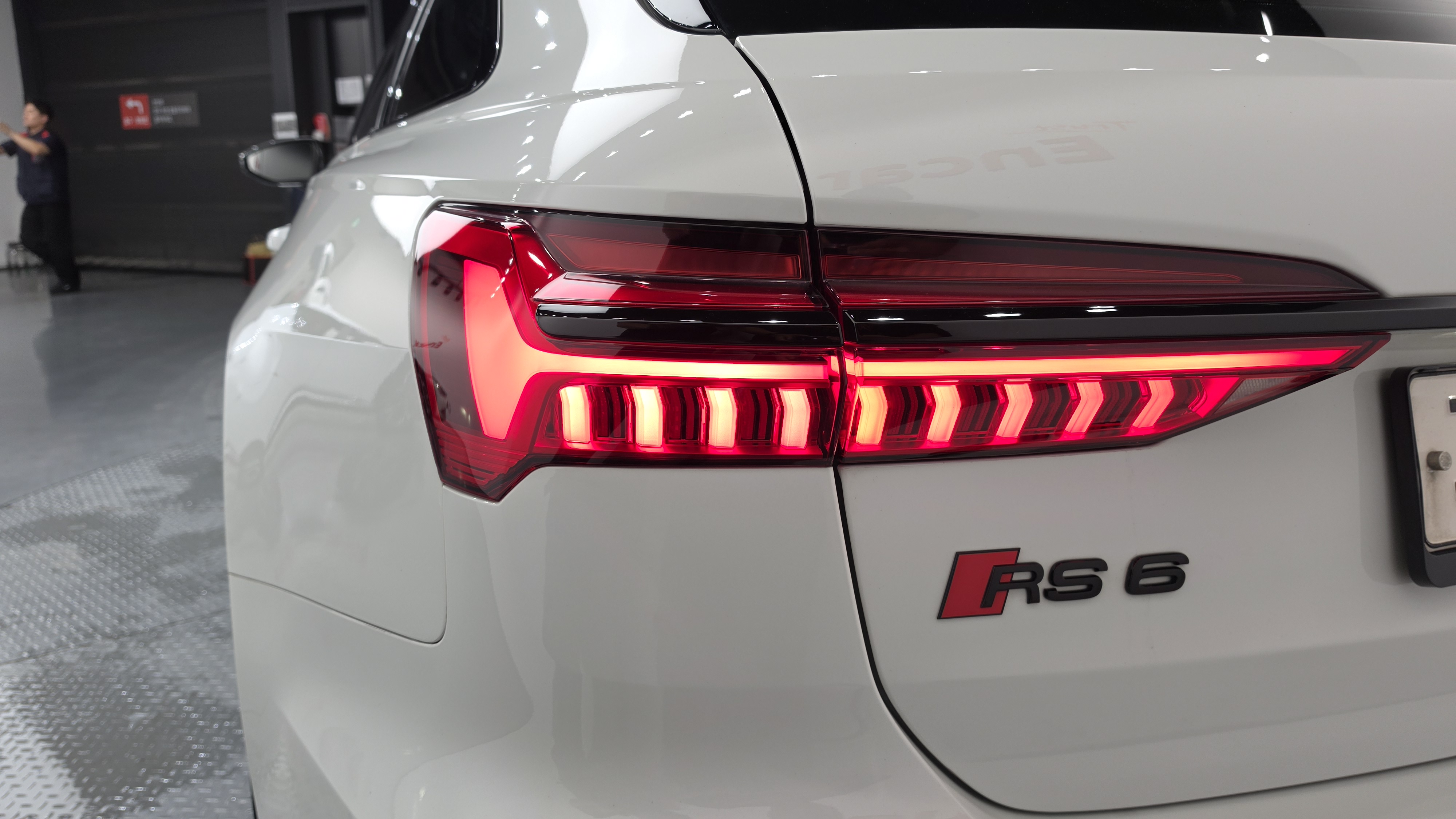 سبورت ستيشن RS6 ! ستيشن سبورت ستيشن !