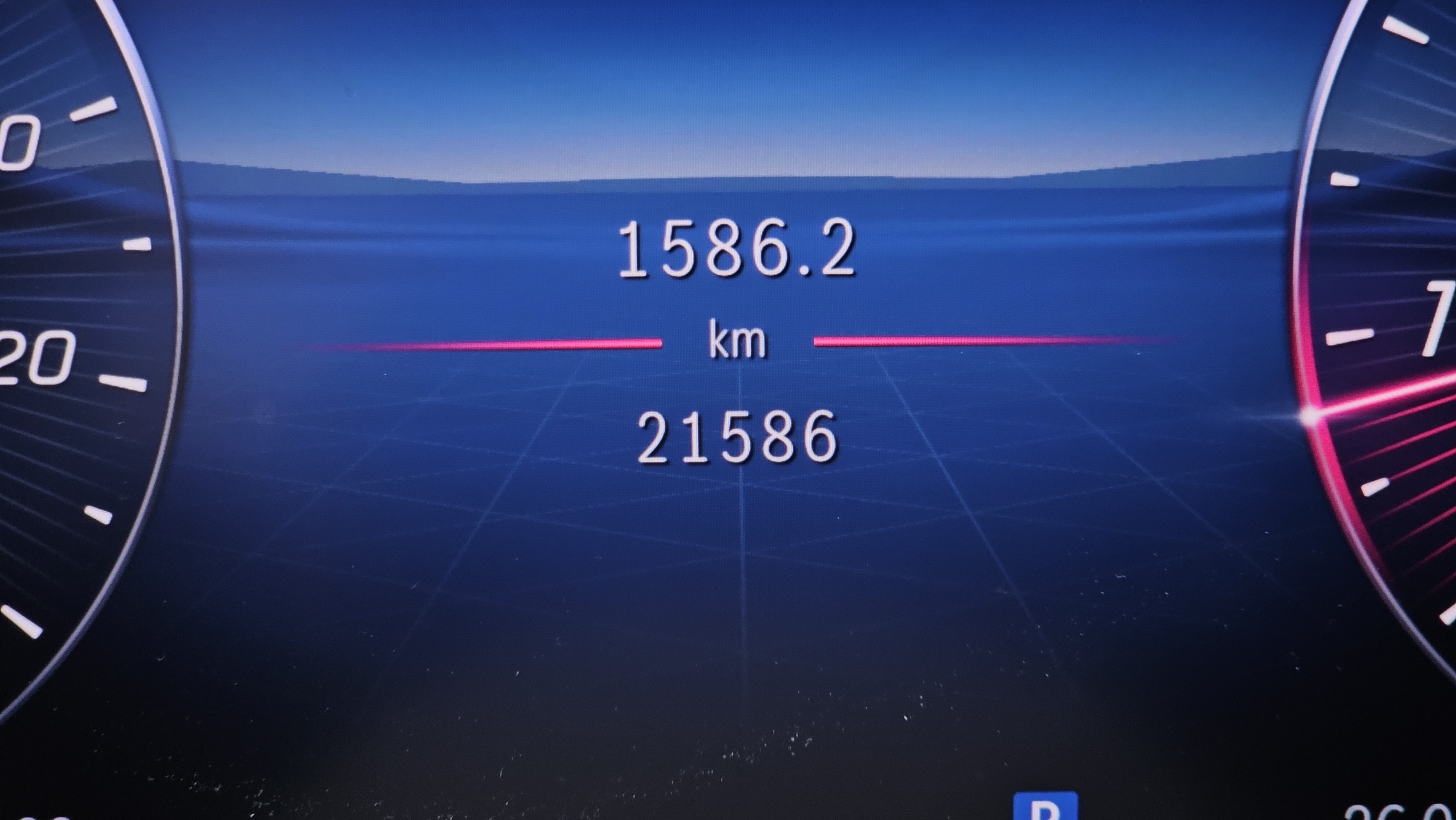 أبيض GLC . !