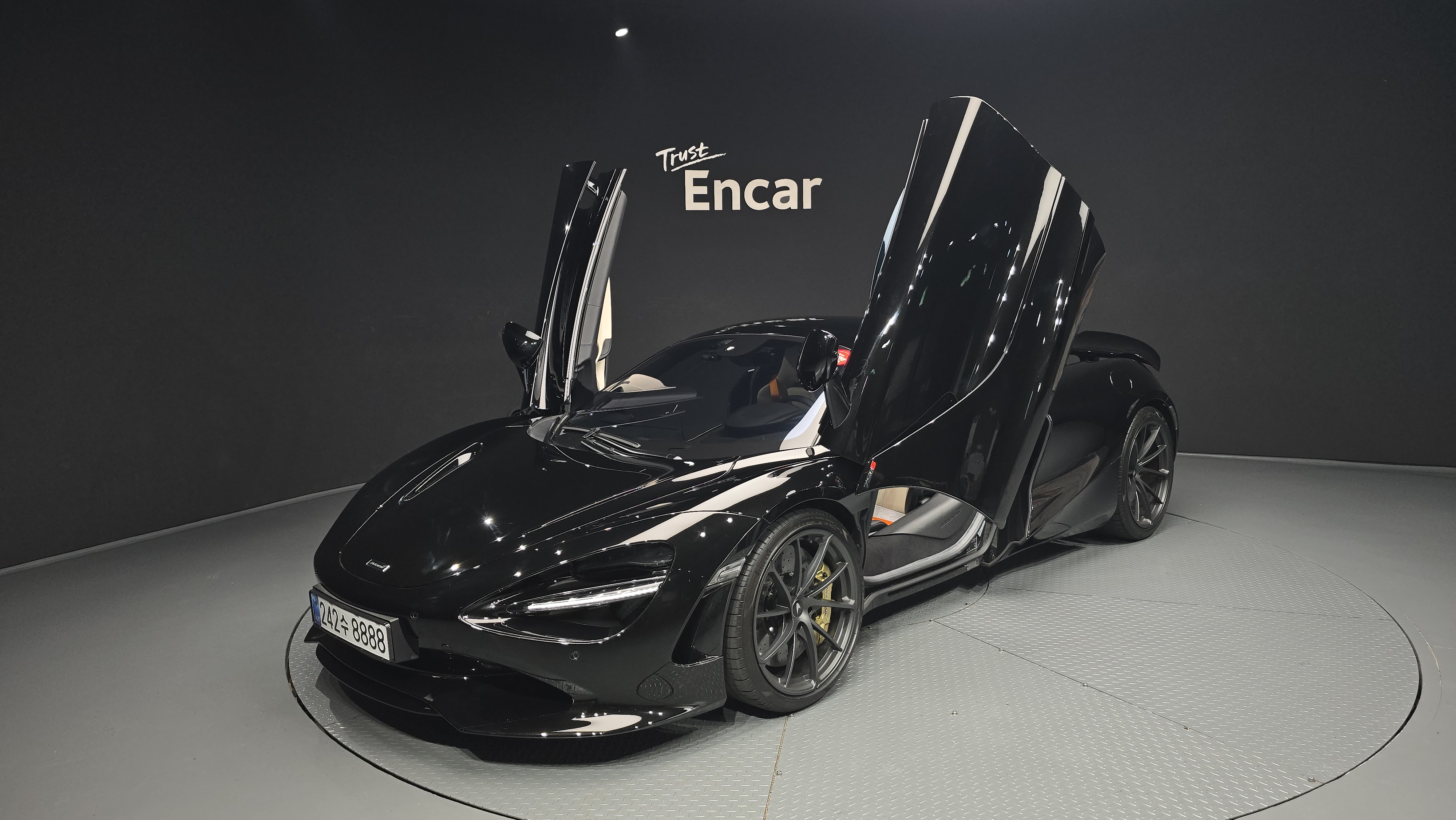 6 . 740 4L V8 تيربو .