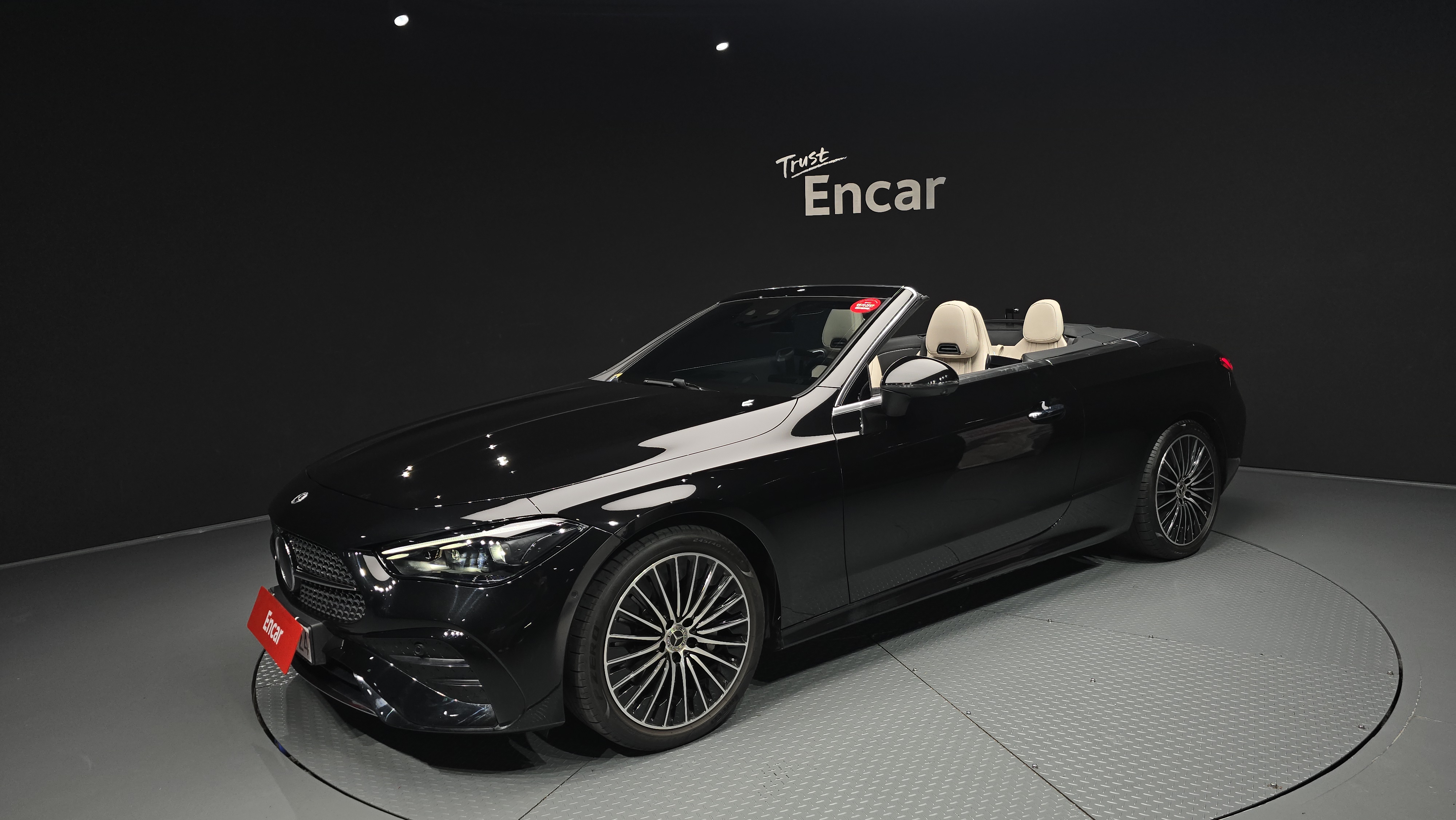 Black Beige 2 . CLE 200 .