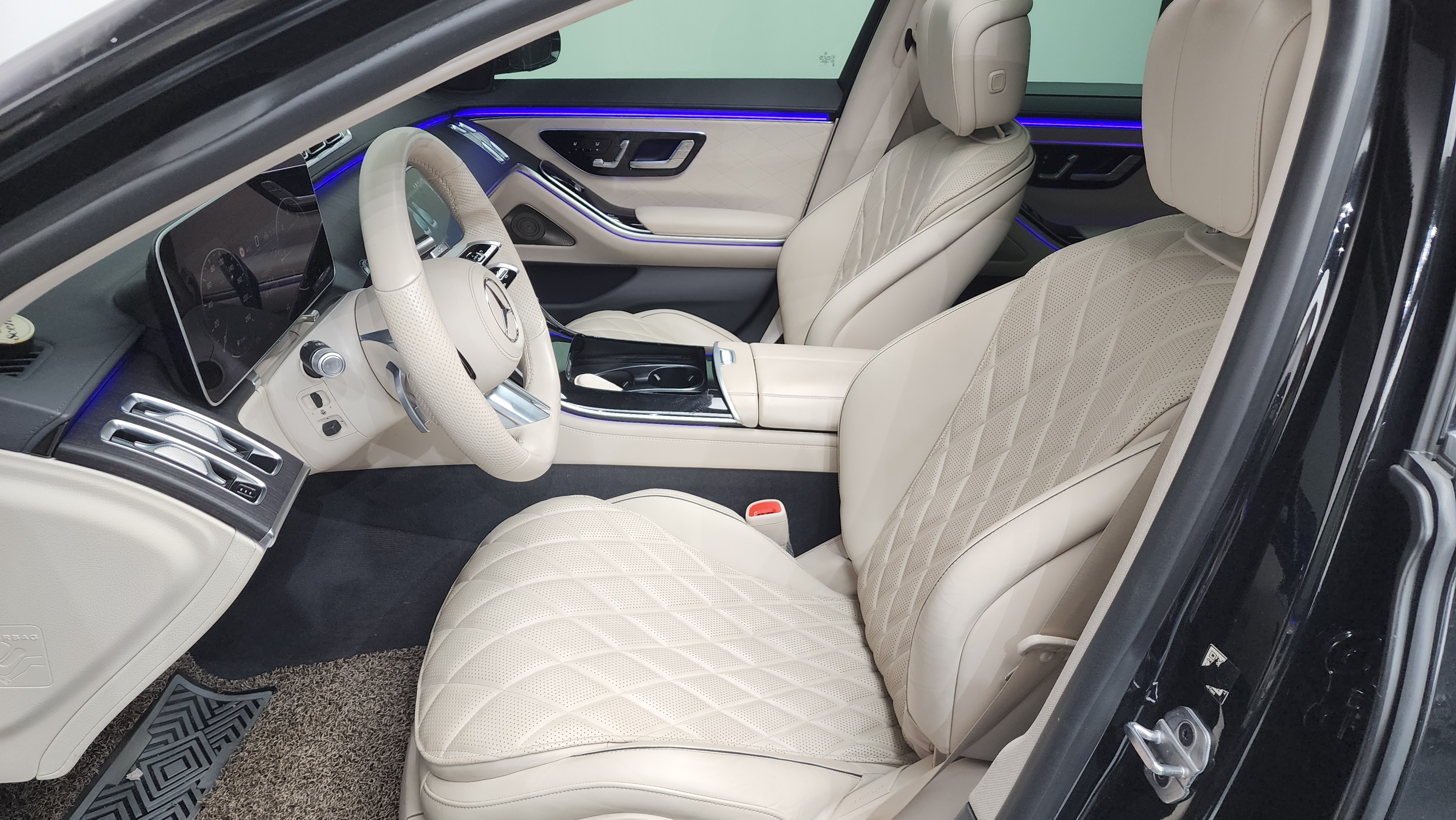 بيج S400d . الداخل سيدان , . فاخر !