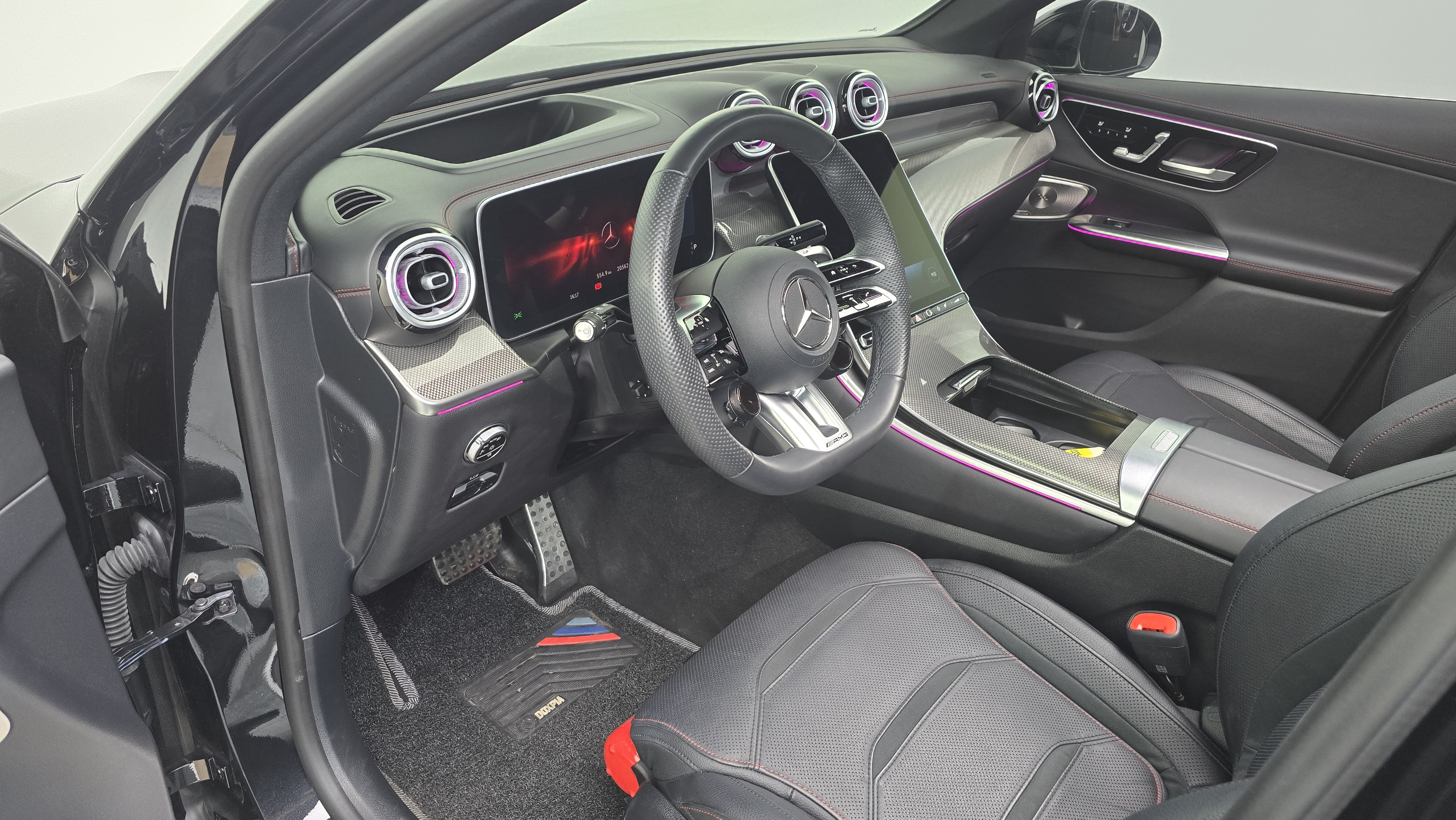 , . AMG 43