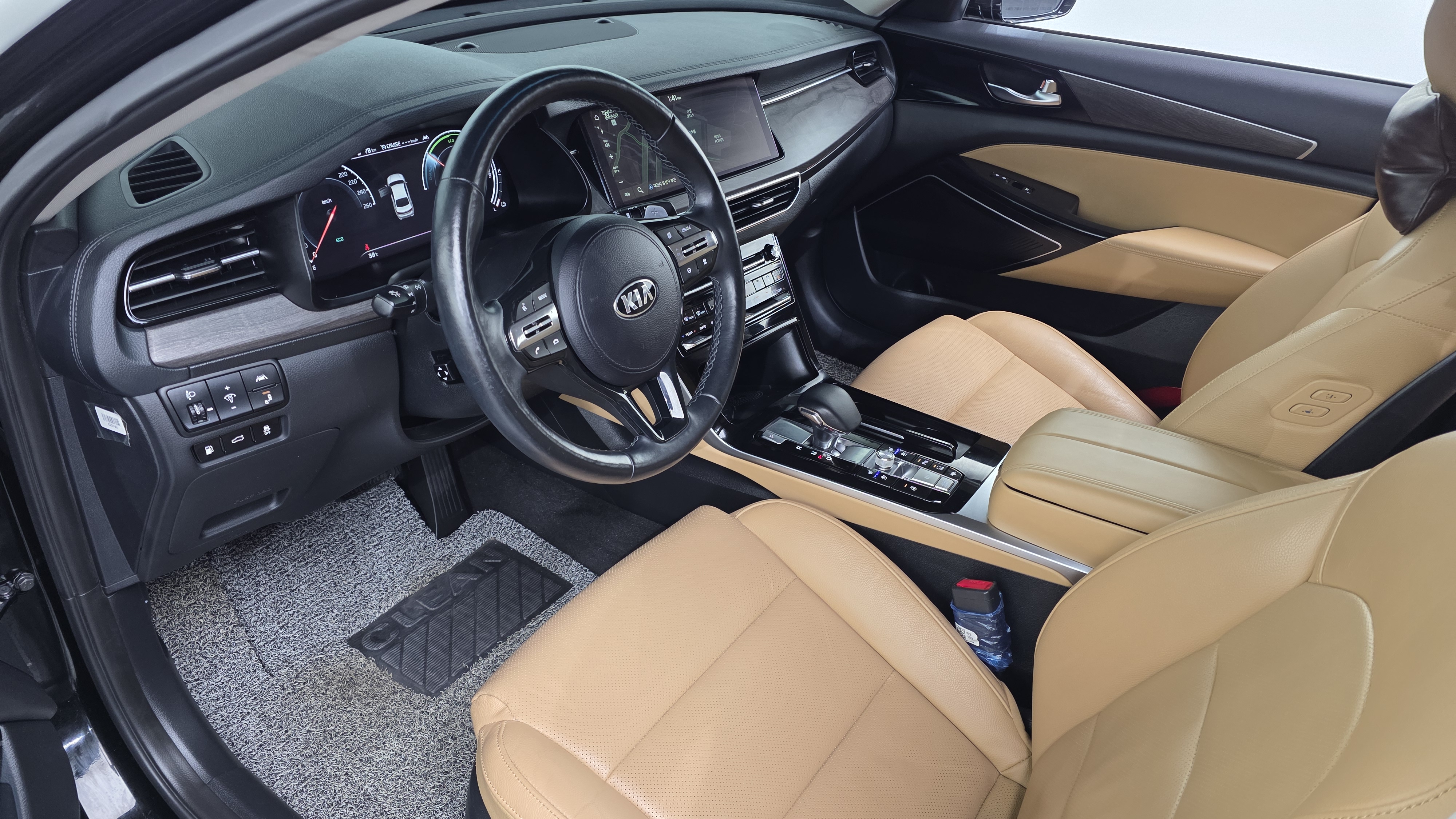 Sedan K7 Hybrid ! Beige !