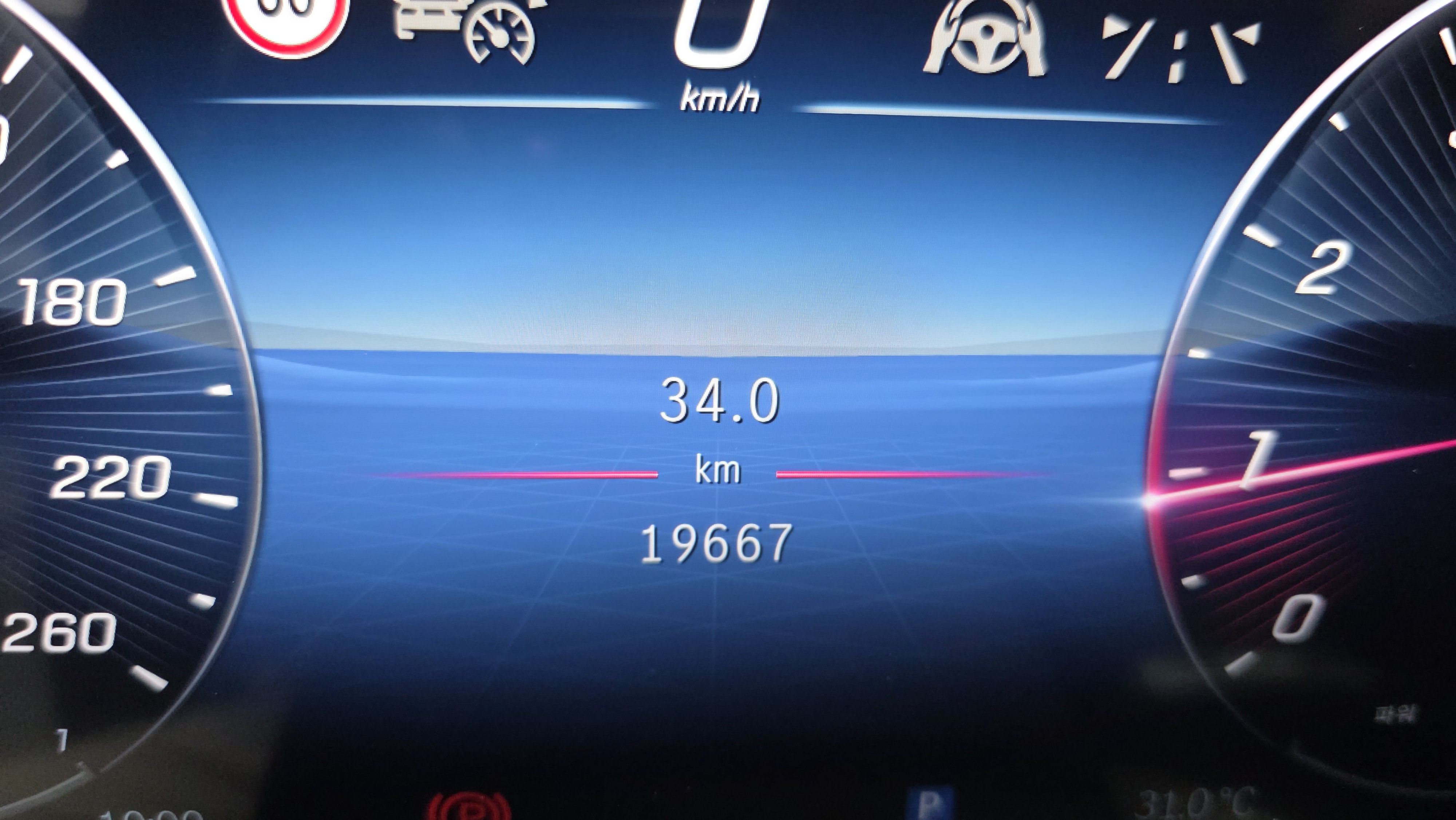22 11 19000km . الداخل , راي C CLASS !