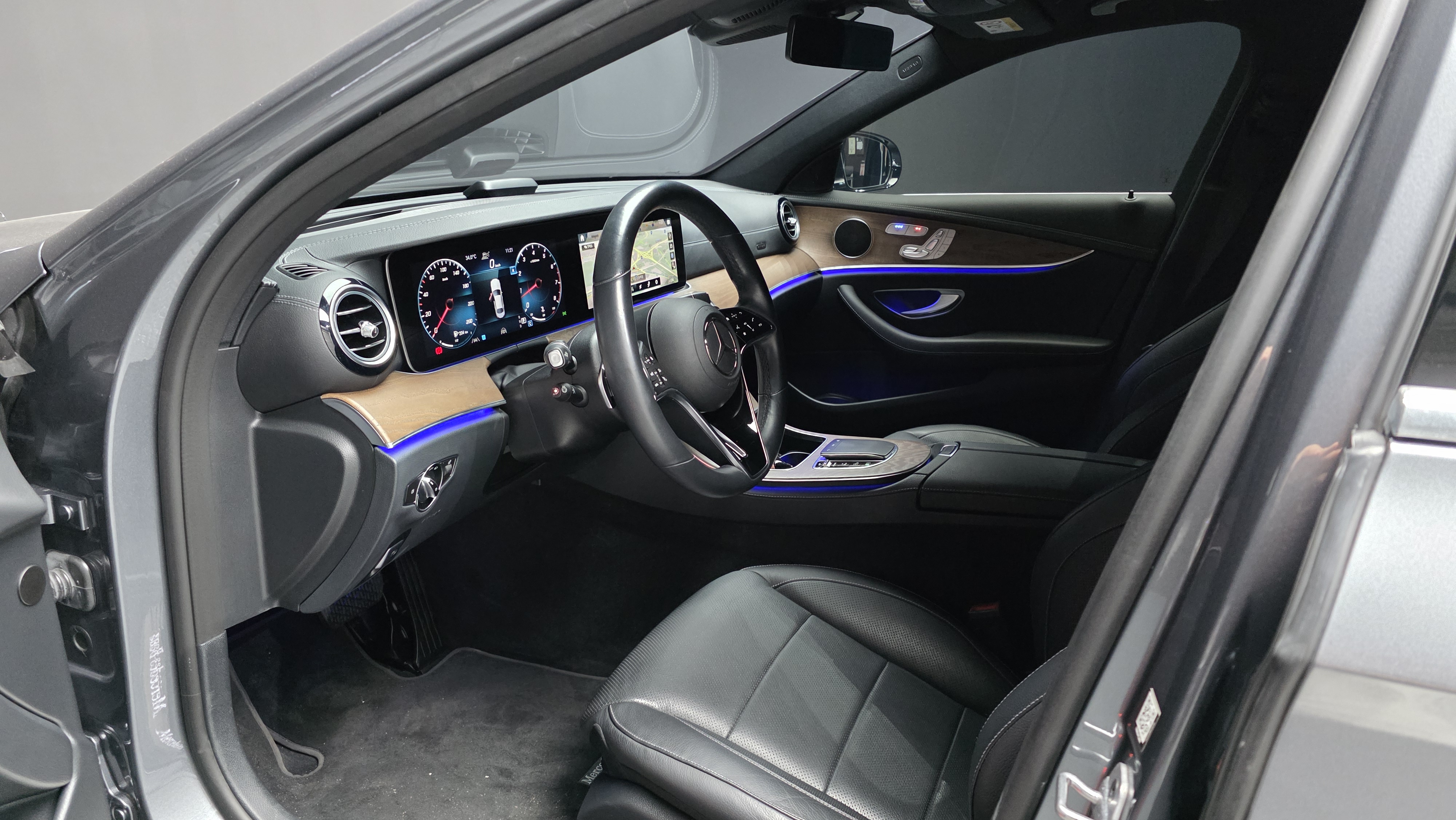 الداخل راي E CLASS !