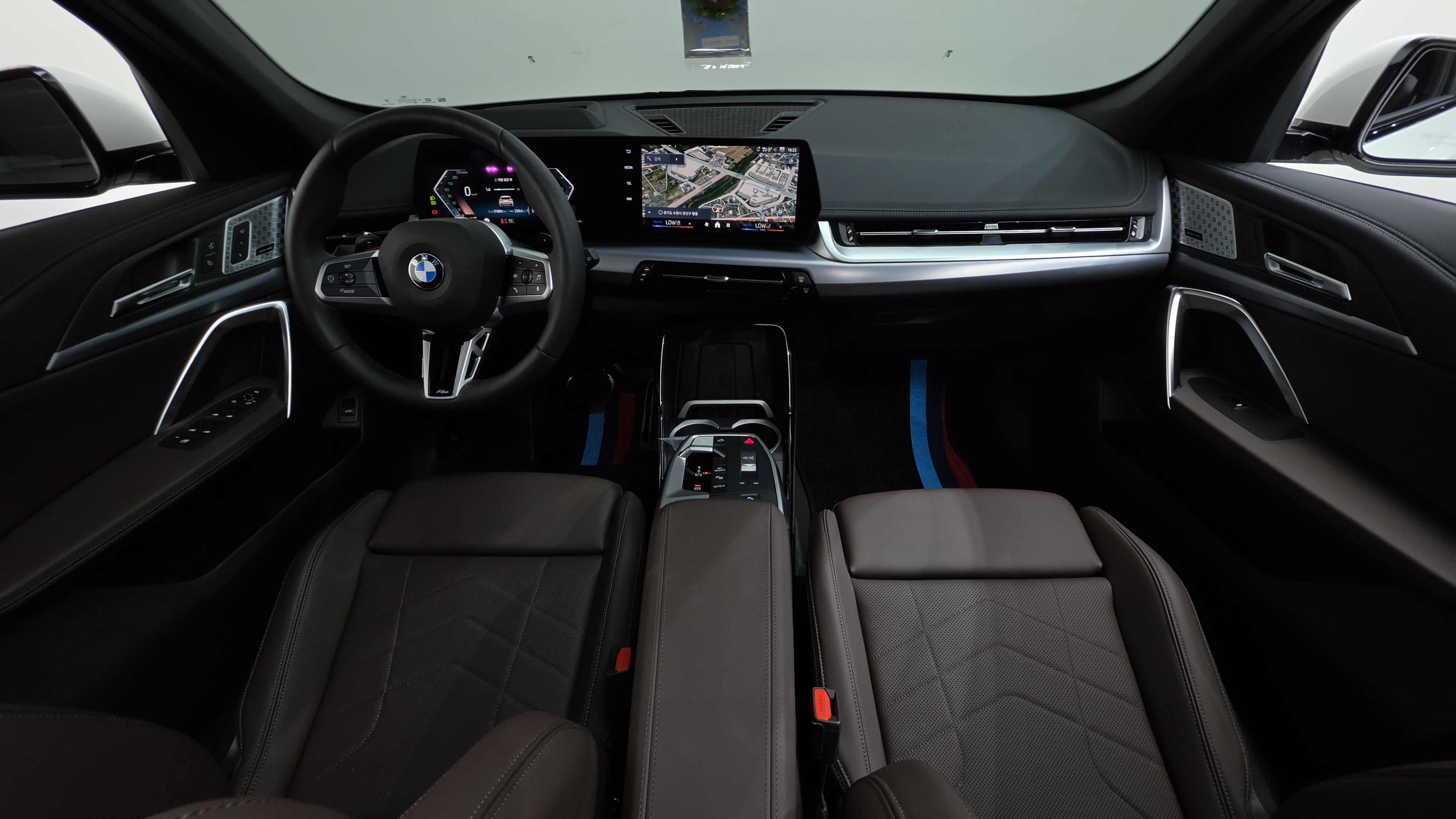 X1 . , AWD !