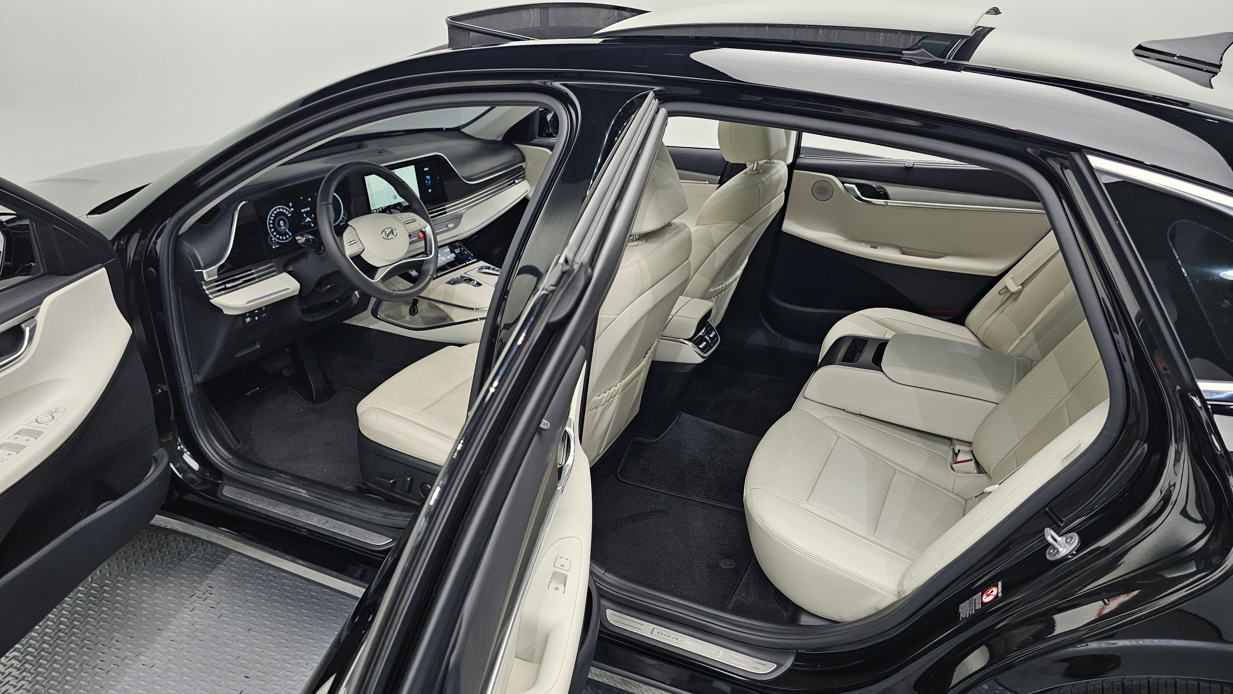 2 HUD ! HUD Sedan