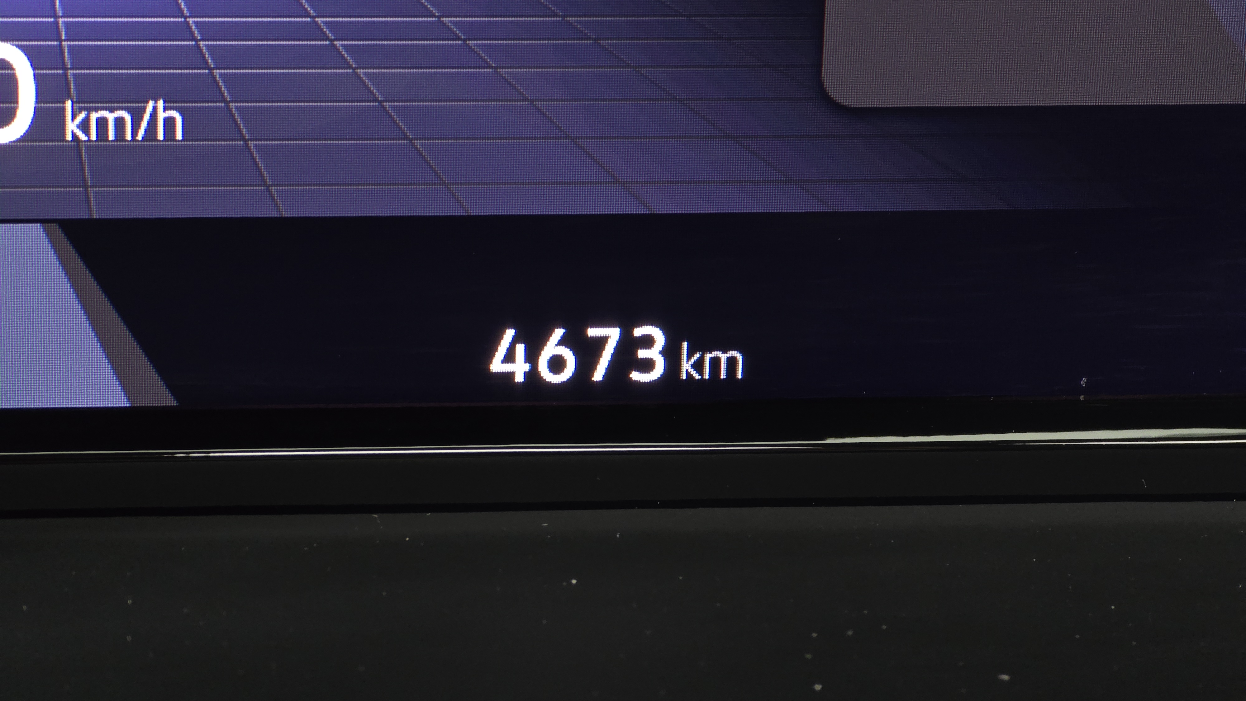 2.0 TSI R-Line 7 , 4,673km .