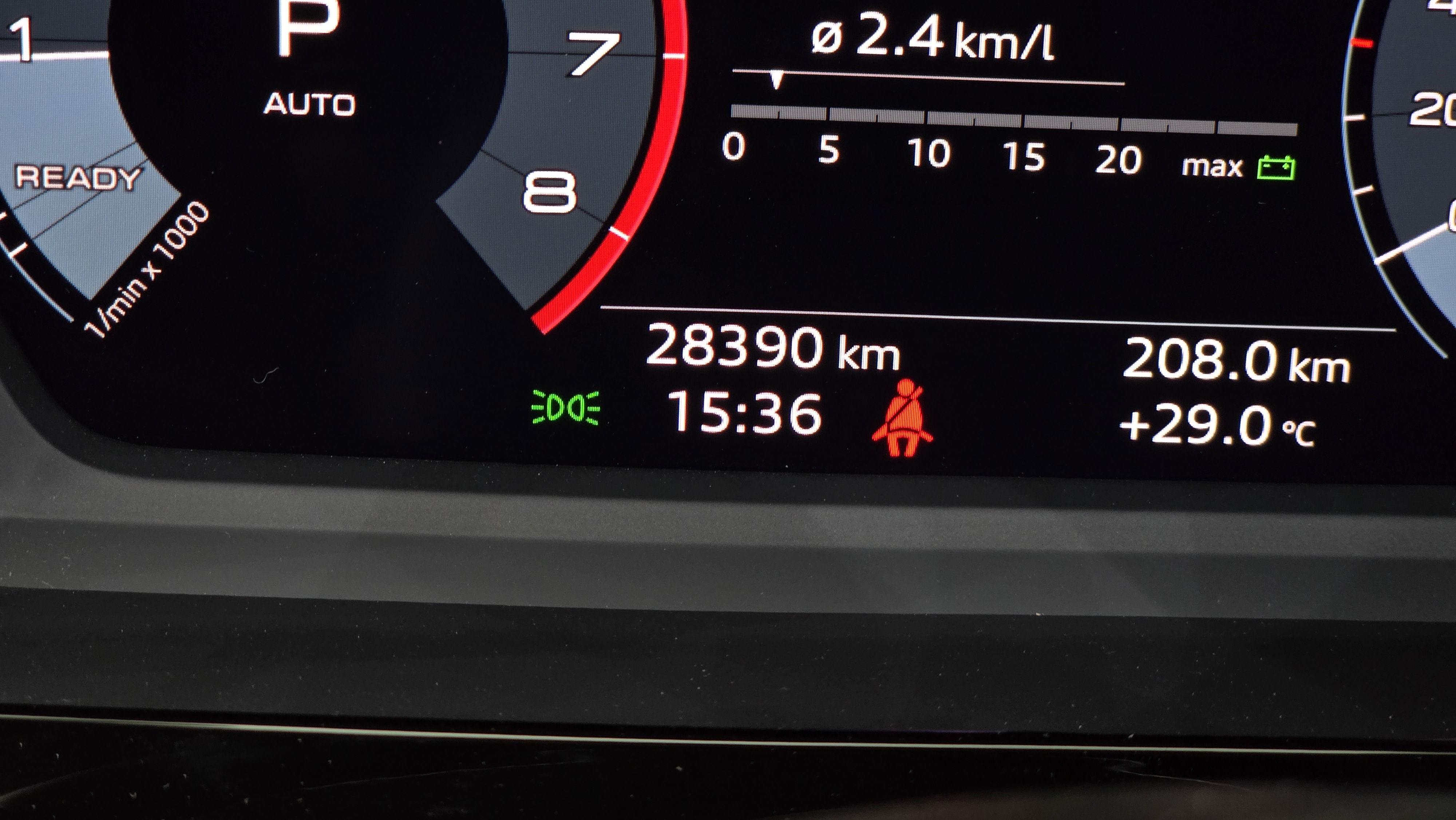 2023 3 28,390km , الخارج 40 TFSI بريميوم سيدان .