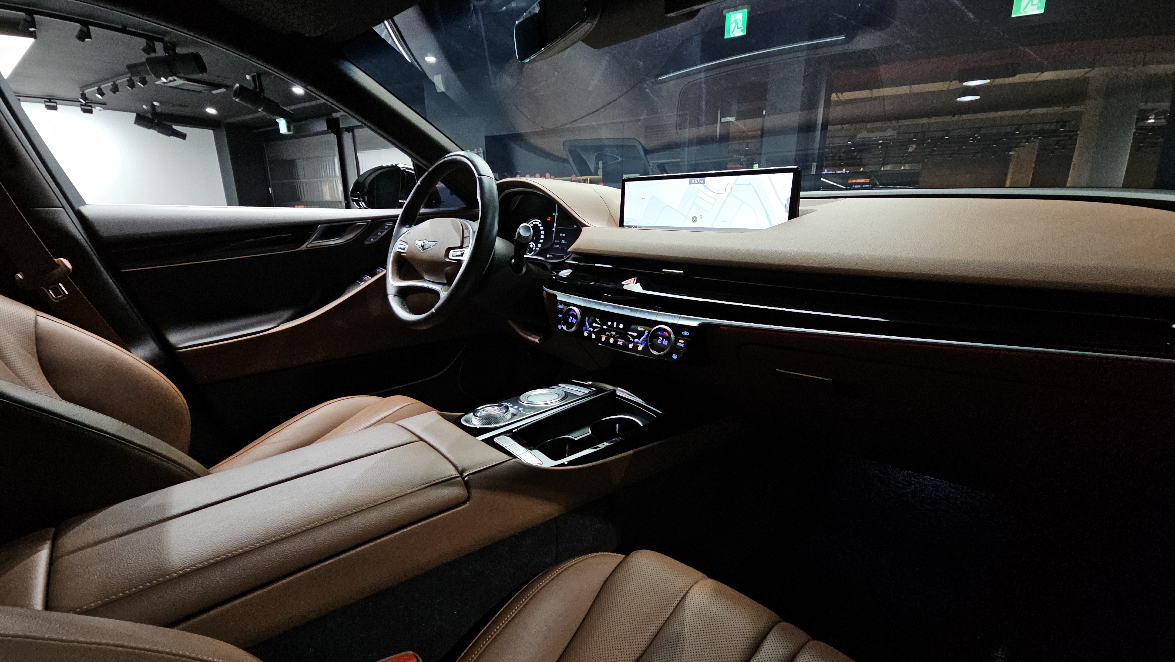 جينيسيس G80 الداخل راي . . .