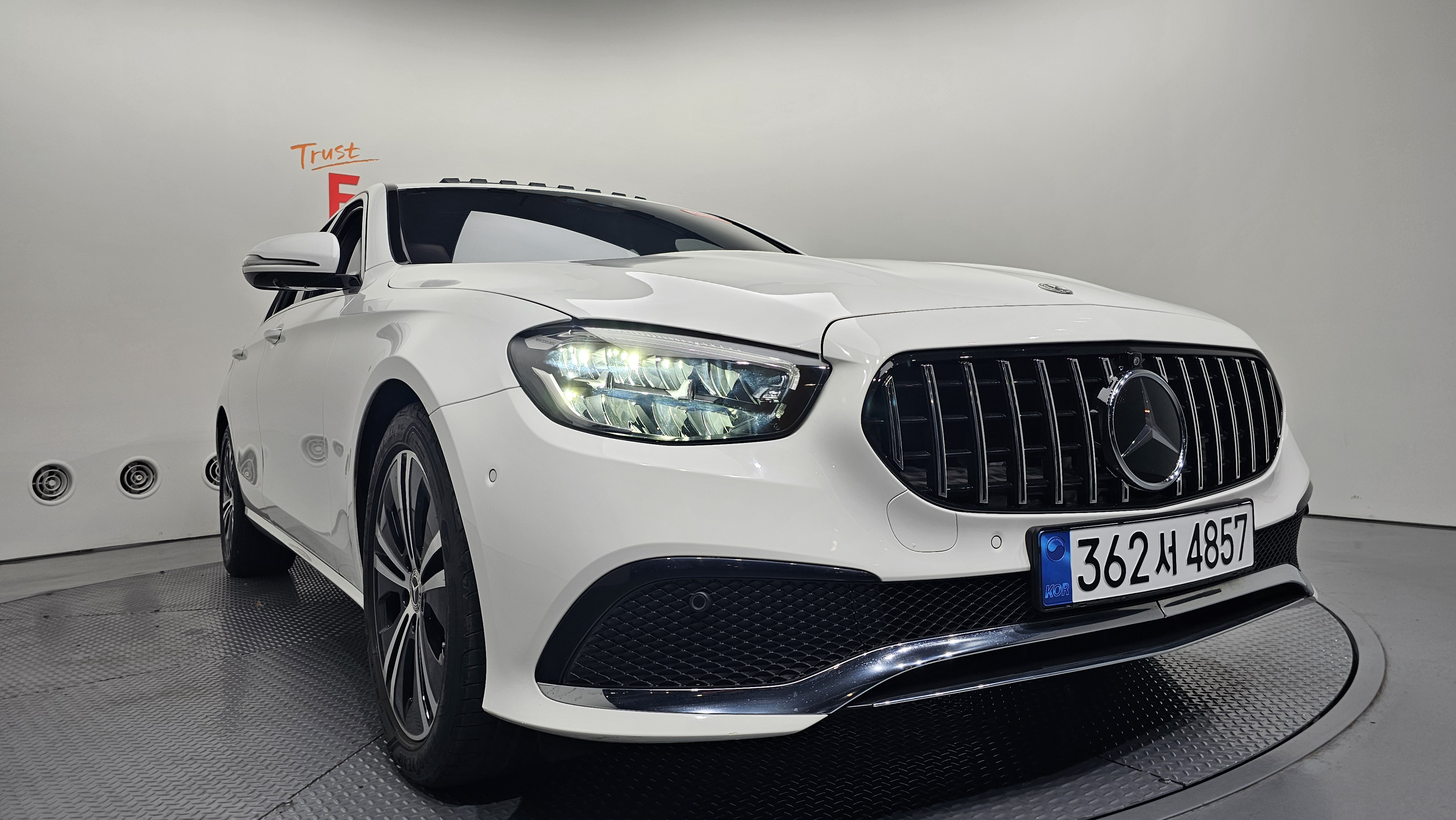 AMG . !