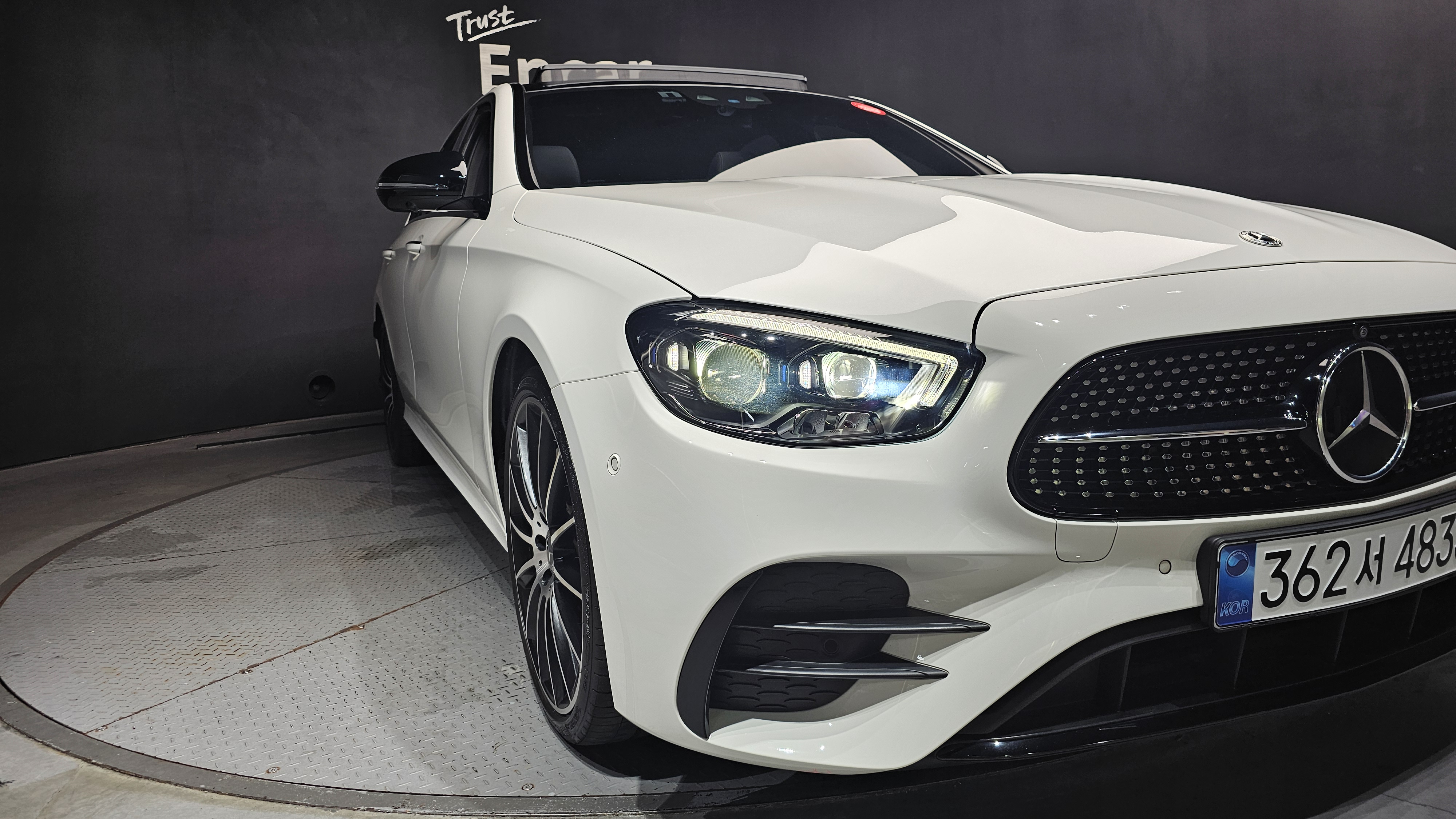 AMG أبيض . :)